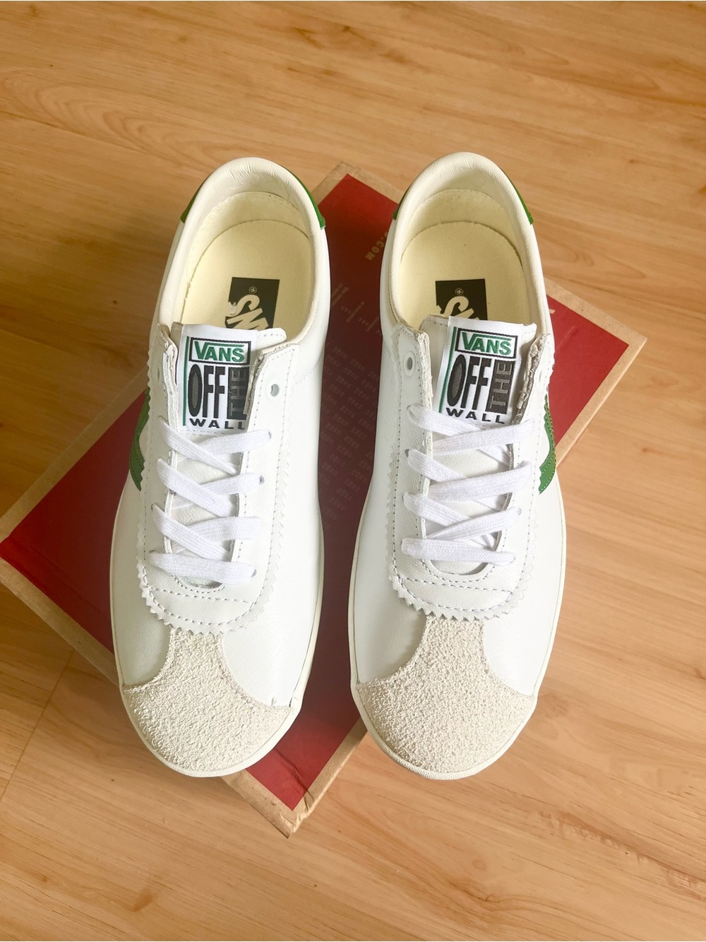 Vans Off The Wall Top Sneakers White Green Leather Women’s  Size 9.0 US Mens 7.5 - Picture 5 of 9